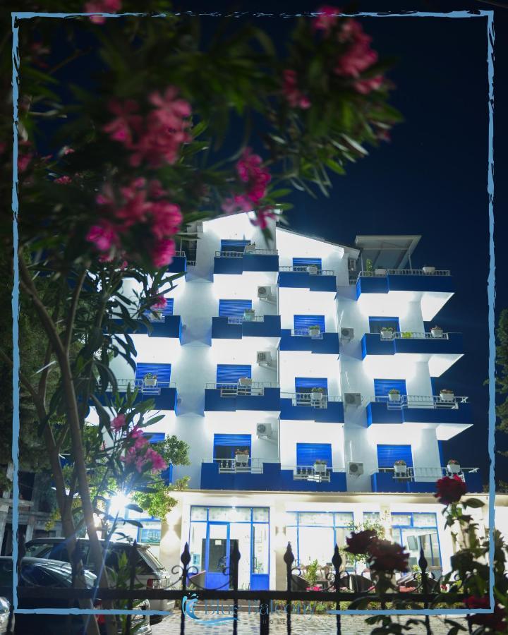 Blue Balcony Hotel Golem  Exteriör bild